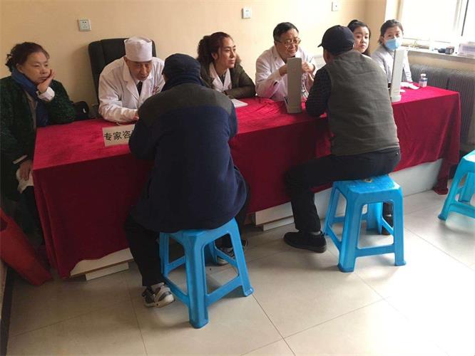 真情融入社区，义诊温暖民气
