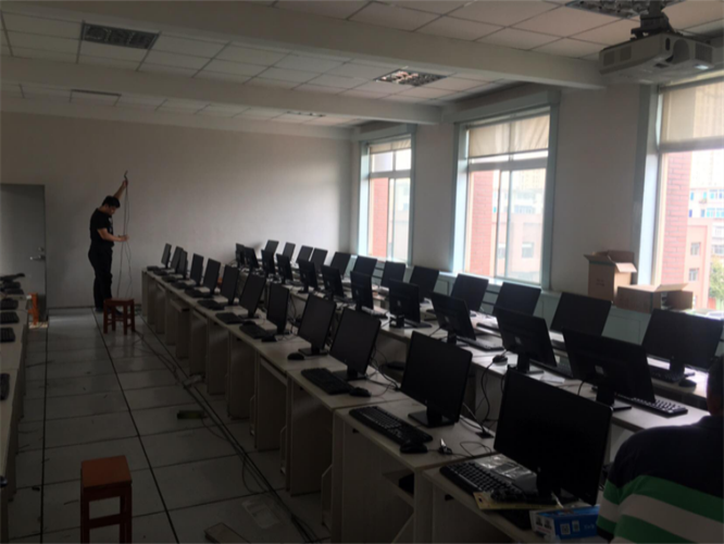 持续地致力，不懈地奋斗
